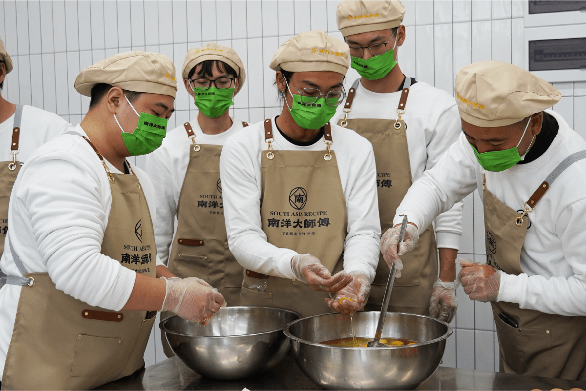 Keahlian Menjelajahi Khatulistiwa: Inovasi Rasa Indonesia Guru Selatan(图1) Keahlian Menjelajahi Khatulistiwa: Inovasi Rasa Indonesia Guru Selatan(图1)