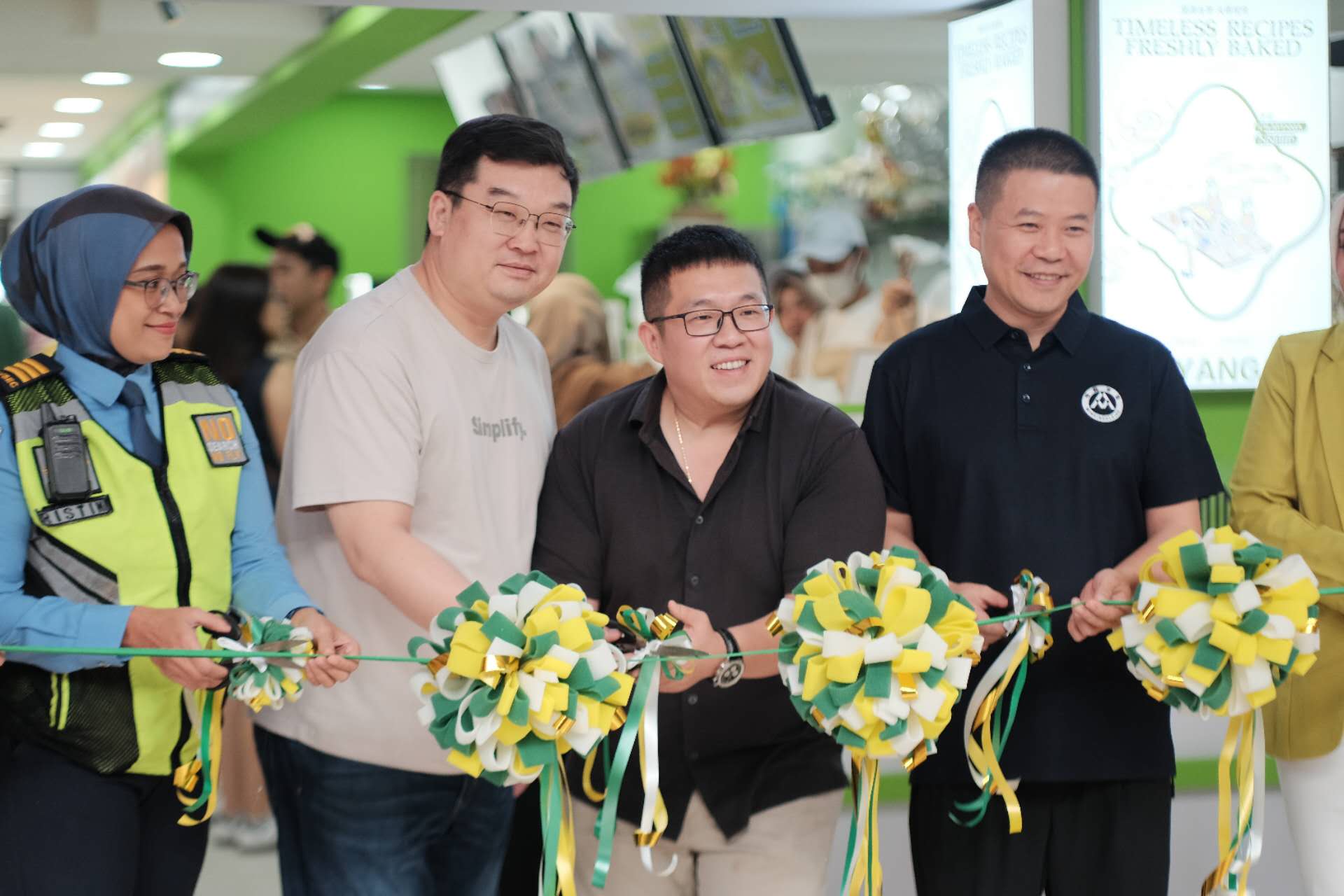 Tidak hanya kue: "Soft power" budaya Nanyangdashifu dan interaksi dengan komunitas Indonesia(图1) Tidak hanya kue: "Soft power" budaya Nanyangdashifu dan interaksi dengan komunitas Indonesia(图1)